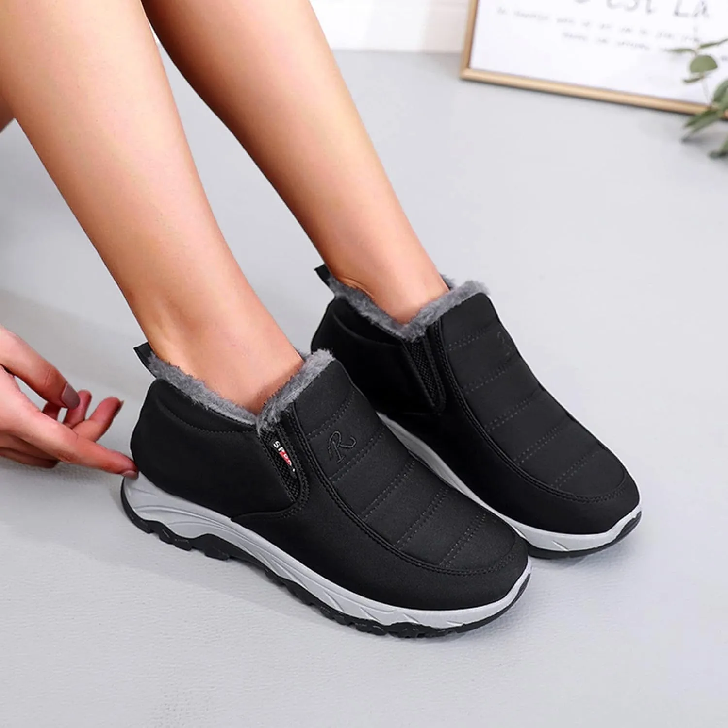 Womens Snow Boots Waterproof Anti-slip Winter Boots Classic Fully Fur Booties Lightweight Slip on Ankle Boots Comfortable Winter Shoes Trekking Shoes